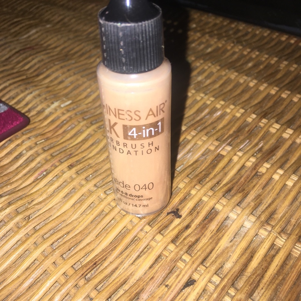 3 bottles of luminess air foundation silk color shade 040 still in plastic